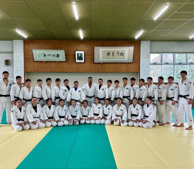 Дзюдодан жастар құрамасы Жапонияда оқу-жаттығу жиынын өткізуде
