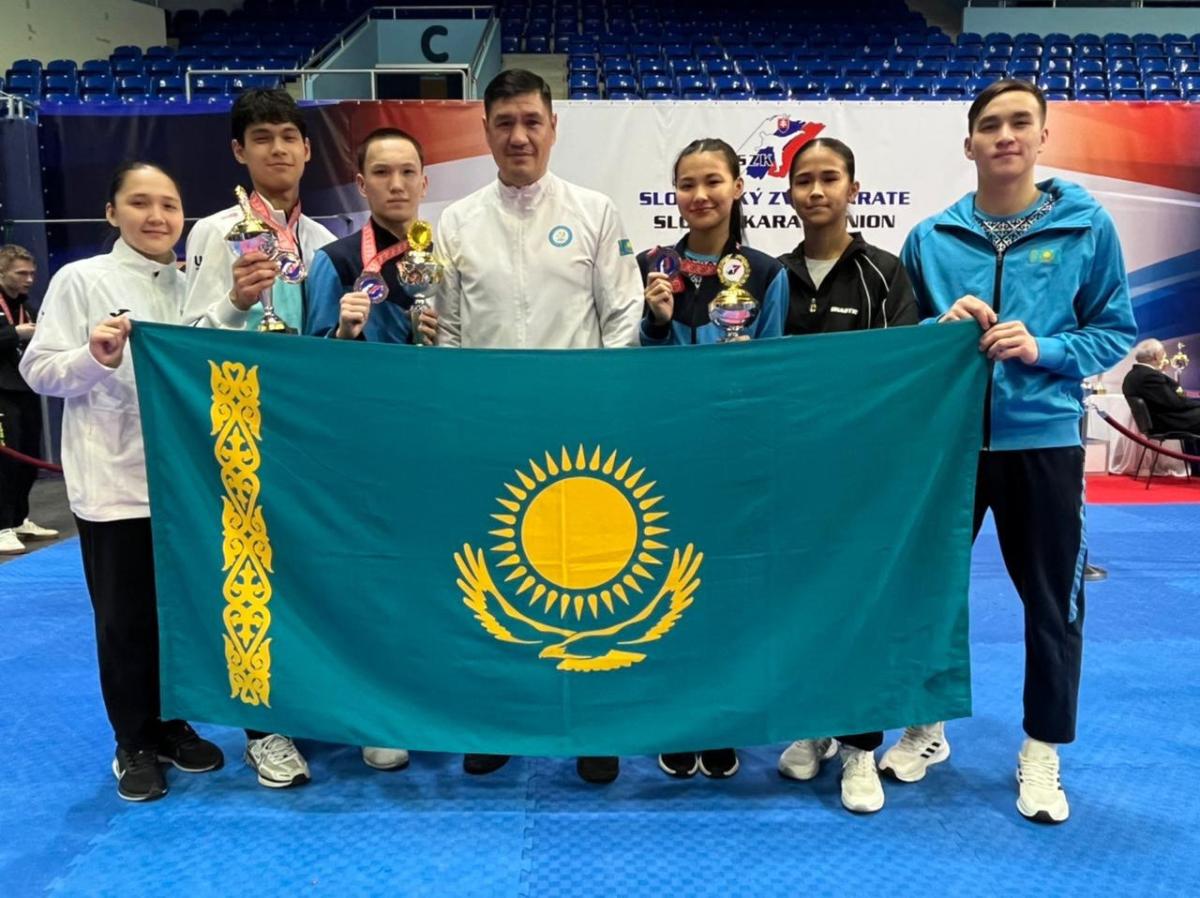 Орталық спортшылары каратэден юниорлар арасында 45th Grand Prix Slovakia халықаралық турнирінде топ жарды