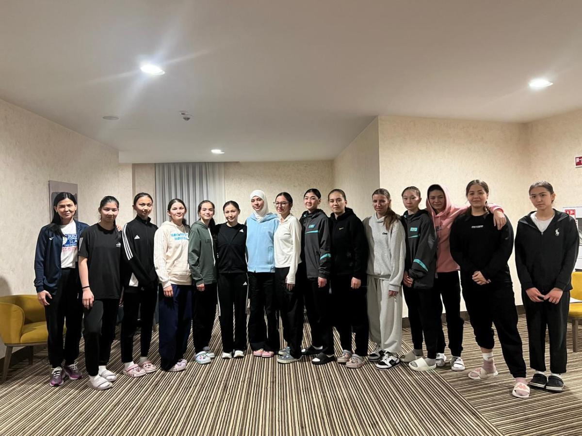 ӘЛЕМ ЧЕМПИОНАТЫ ҚАРСАҢЫНДА: ТӘЖІРИБЕ МЕН ЖІГЕР ТОҒЫСҚАН КЕЗДЕСУ